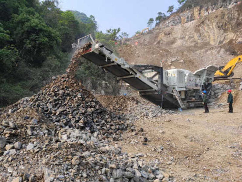 Trituradora de mandíbula móvil de 600 t/h para guijarros de río en Colombia